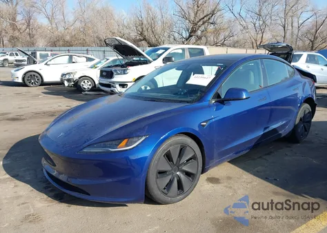 2025 Tesla Model 3 Long Range Rear-Wheel Drive/Standard Rear-Wheel Drive z USA, uszkodzony, nr VIN 5YJ3E1EAXSF890890